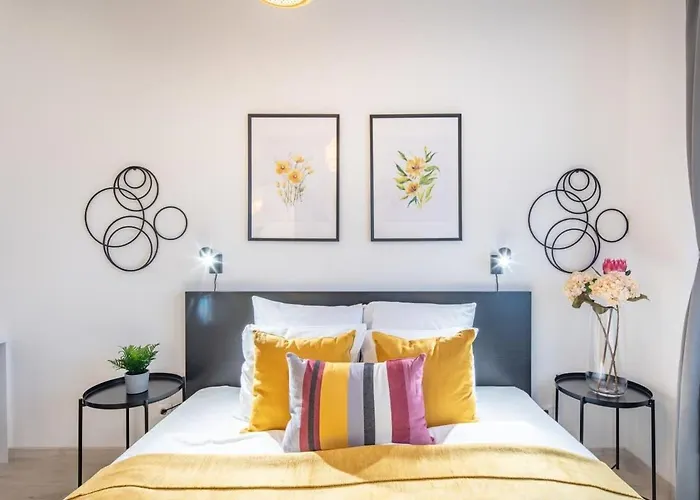 Modern Bright Central Place With Terrace