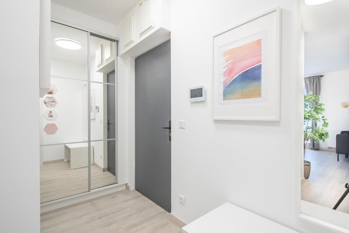 Lejlighed Modern Bright Place With Terrace