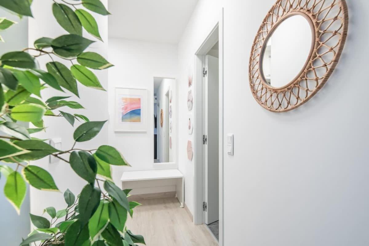 Lejlighed Modern Bright Place With Terrace *