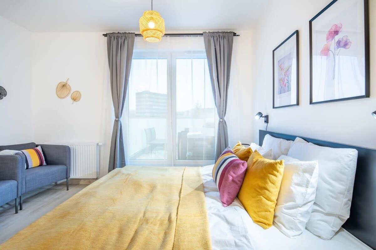 Modern Bright Place With Terrace Lejlighed