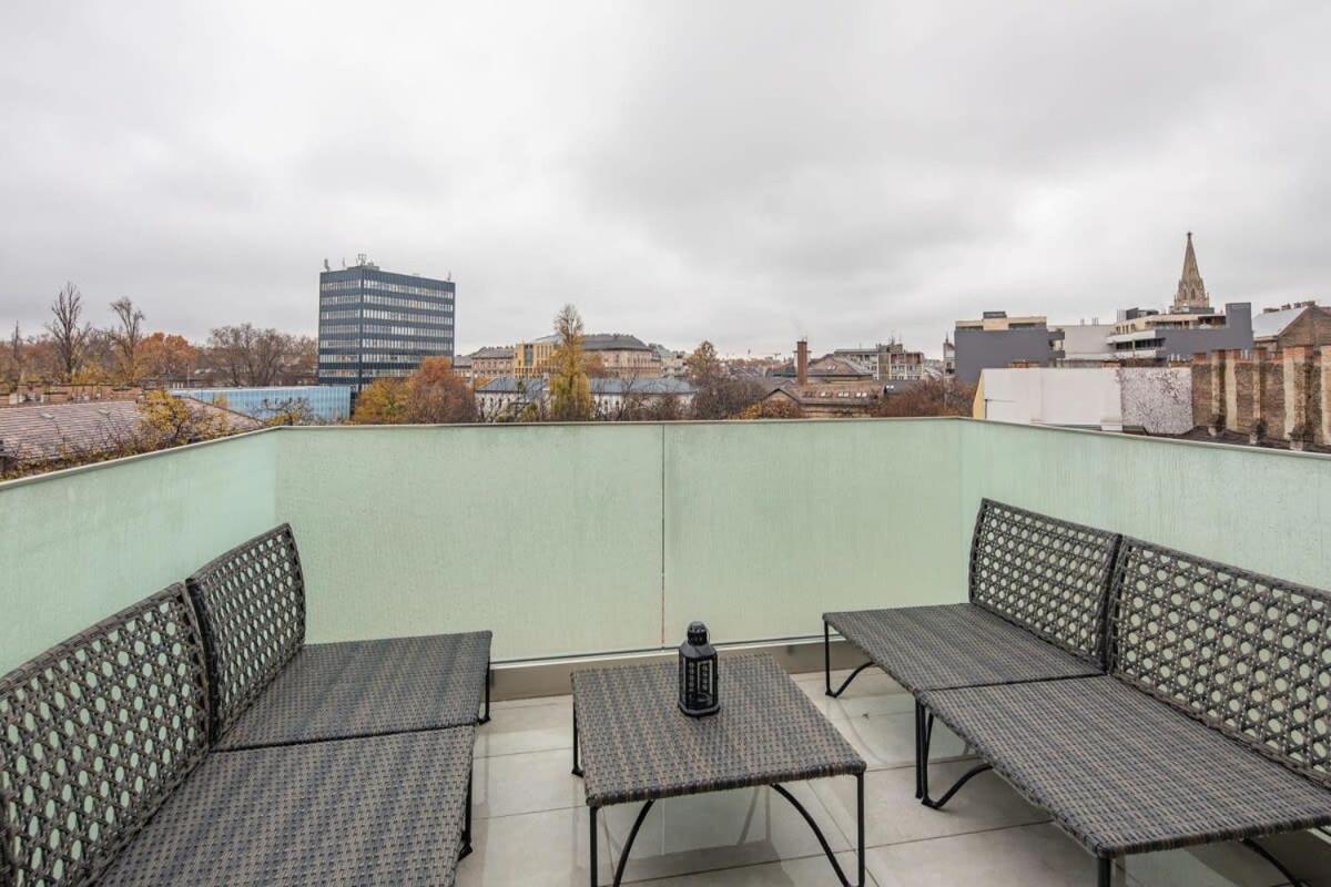 Modern Bright Place With Terrace Lejlighed